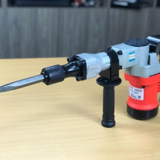 MÁY ĐỤC 17LI BTEC ĐÀ NẴNG